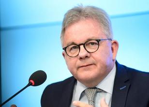 Heranwachsende sollten nach einer Forderung der beiden süddeutschen Bundesl... weiterlesen