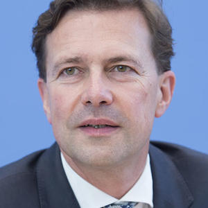 Steffen Seibert Steffen Seibert