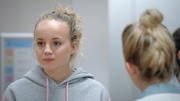 Jule muss für ihren Fehler büßen Jule muss für ihren Fehler büßen