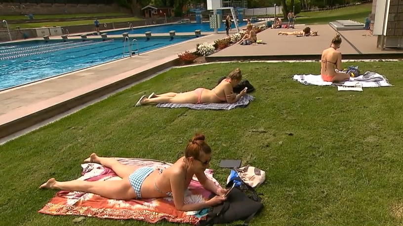 Smartphone-Aufnahmen im Freibad verboten Smartphone-Aufnahmen im Freibad verboten