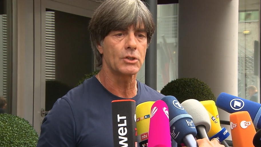 Macht er weiter? Löw will in Ruhe entscheiden Macht er weiter? Löw will in Ruhe entscheiden