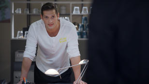 "Greg Snider ist also dein richtiger Name?" "Greg Snider ist also dein richtiger Name?"