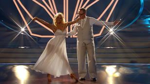 Uli Potofski und Kathrin Menzinger zeigen eine Rumba Uli Potofski und Kathrin Menzinger zeigen eine Rumba