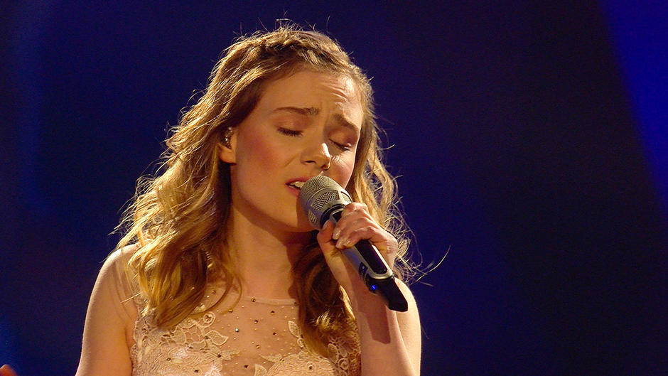 DSDS-Gewinnerin Marie Wegener präsentiert "Königlich" DSDS-Gewinnerin Marie Wegener präsentiert "Königlich"