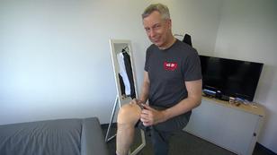 "Ich trage einen Knie-BH!" "Ich trage einen Knie-BH!"