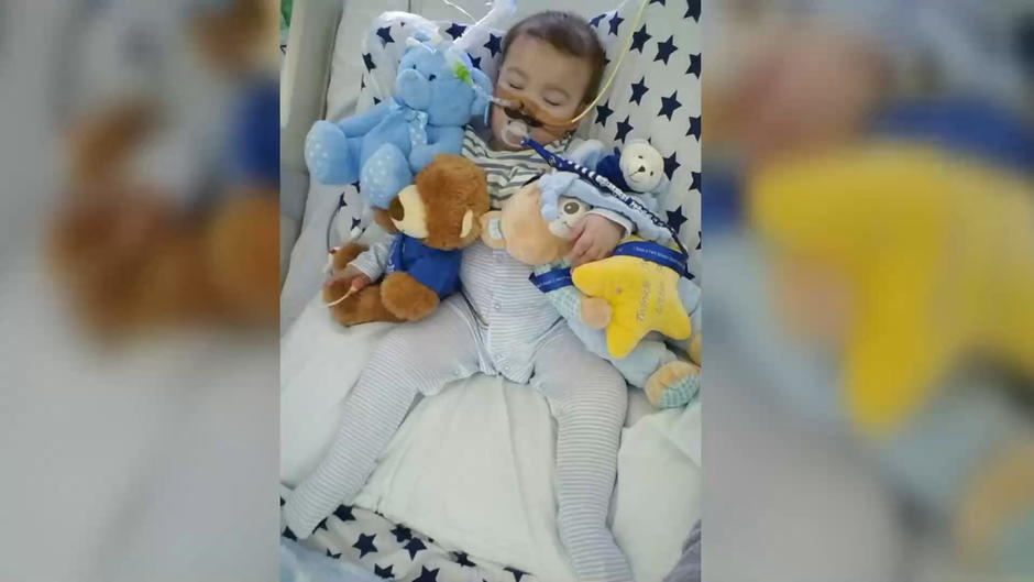 Eltern kämpfen weiter um Alfies Leben Eltern kämpfen weiter um Alfies Leben