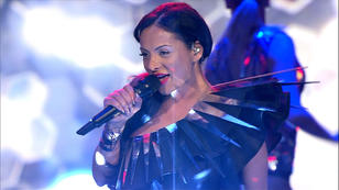 Heiß! Emilija glänzt mit sexy Performance zu "Katchi" Heiß! Emilija glänzt mit sexy Performance zu "Katchi"