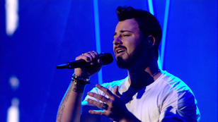 Michel gibt den Backstreet Boy bei "I Want It That Way" Michel gibt den Backstreet Boy bei "I Want It That Way"