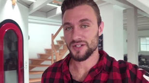 Michi Bauer wünscht sie eine geile Zeit im Paradise Michi Bauer wünscht sie eine geile Zeit im Paradise
