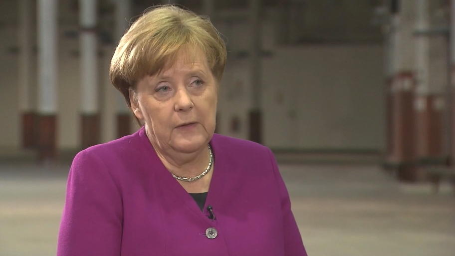 Jetzt schaltet sich auch Merkel in den Tafel-Streit ein Jetzt schaltet sich auch Merkel in den Tafel-Streit ein