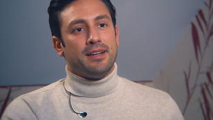 So lässt sich die Körpersprache von Bachelor Daniel deuten So lässt sich die Körpersprache von Bachelor Daniel deuten