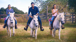 Kristina und Samira reiten mit Daniel durch Texas Kristina und Samira reiten mit Daniel durch Texas