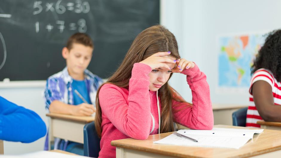 Warum so viele Kinder schon unter Kopfschmerzen leiden Warum so viele Kinder schon unter Kopfschmerzen leiden