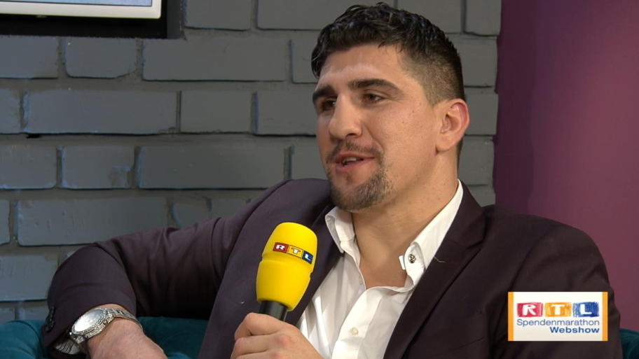 Profiboxer Marco Huck sammelt Spenden Profiboxer Marco Huck sammelt Spenden