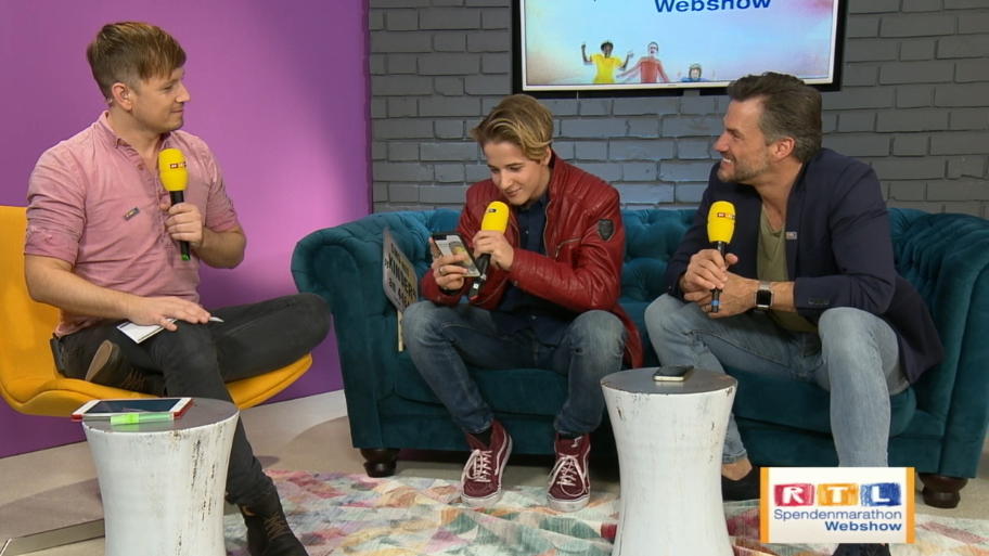 Stefan Bockelmann & Matteo Markus Bok lesen WhatsApp-Texte Stefan Bockelmann & Matteo Markus Bok lesen WhatsApp-Texte