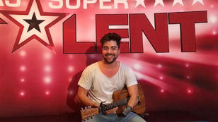 Alejandro Reyes spielt eine besondere Zugabe Alejandro Reyes spielt eine besondere Zugabe