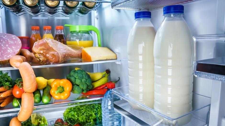 Experten raten: Milch nie in der Kühlschranktür lagern Experten raten: Milch nie in der Kühlschranktür lagern