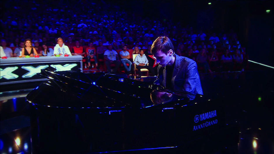 Standing Ovations für Pianist ohne Hände Standing Ovations für Pianist ohne Hände
