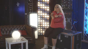 Linda will der Jury eine Weltneuheit zeigen Linda will der Jury eine Weltneuheit zeigen