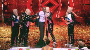 Bruce buzzert Baba Yega ins Finale Bruce buzzert Baba Yega ins Finale