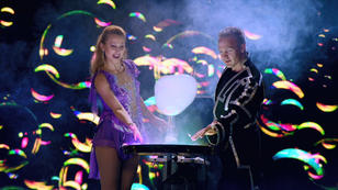 Sergey & Svetlana faszinieren mit "Fantasy Bubble Show" Sergey & Svetlana faszinieren mit "Fantasy Bubble Show"