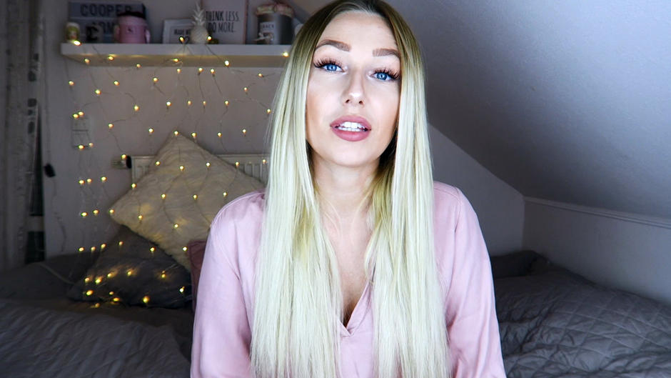 Jessica unterhält andere Menschen gerne Jessica unterhält andere Menschen gerne