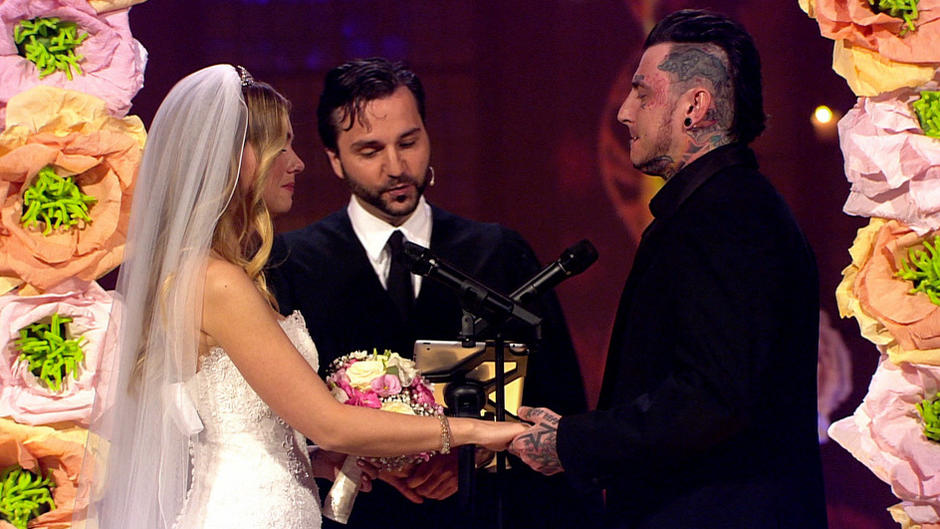 Sandra Berger heiratet auf der DSDS-Bühne Sandra Berger heiratet auf der DSDS-Bühne