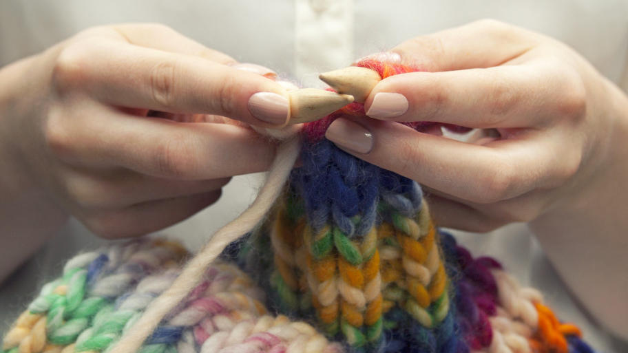 Stricken lernen: Maschen zunehmen Stricken lernen: Maschen zunehmen
