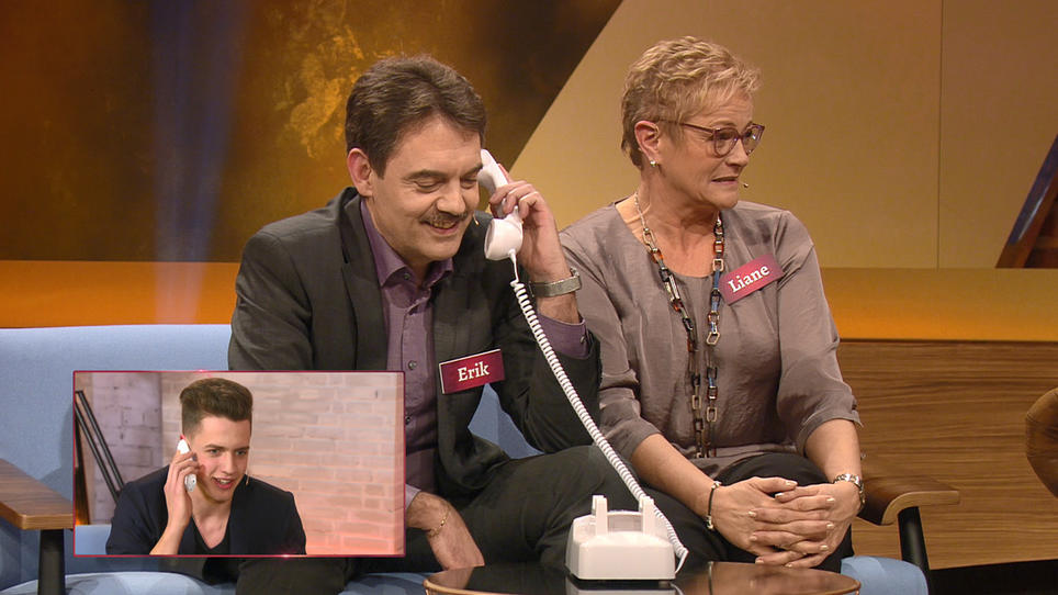 "Felix ist 'ne kleine Schlampe!" "Felix ist 'ne kleine Schlampe!"