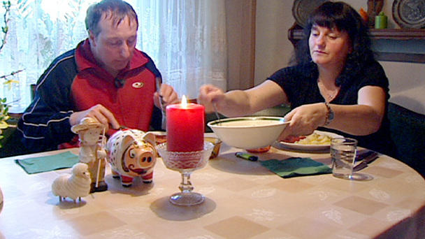 Heinrich und Inge kochen zusammen - Mitten im Leben Heinrich und Inge kochen zusammen - Mitten im Leben