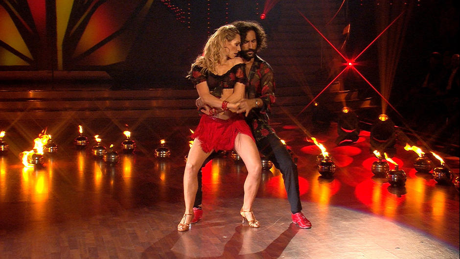 Julia Dietze überzeugt mit sexy Weiblichkeit Julia Dietze überzeugt mit sexy Weiblichkeit