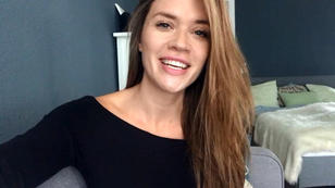 Nadine wünscht sich einen Mann mit Haaren Nadine wünscht sich einen Mann mit Haaren