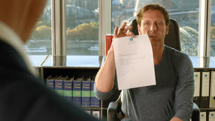 Vollmer findet das verhängnisvolle Schreiben Vollmer findet das verhängnisvolle Schreiben