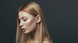 4 verhängnisvolle Fehler beim Haare glätten 4 verhängnisvolle Fehler beim Haare glätten