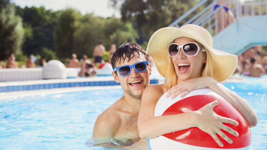 Was im Schwimmbad erlaubt ist - und was nicht Was im Schwimmbad erlaubt ist - und was nicht