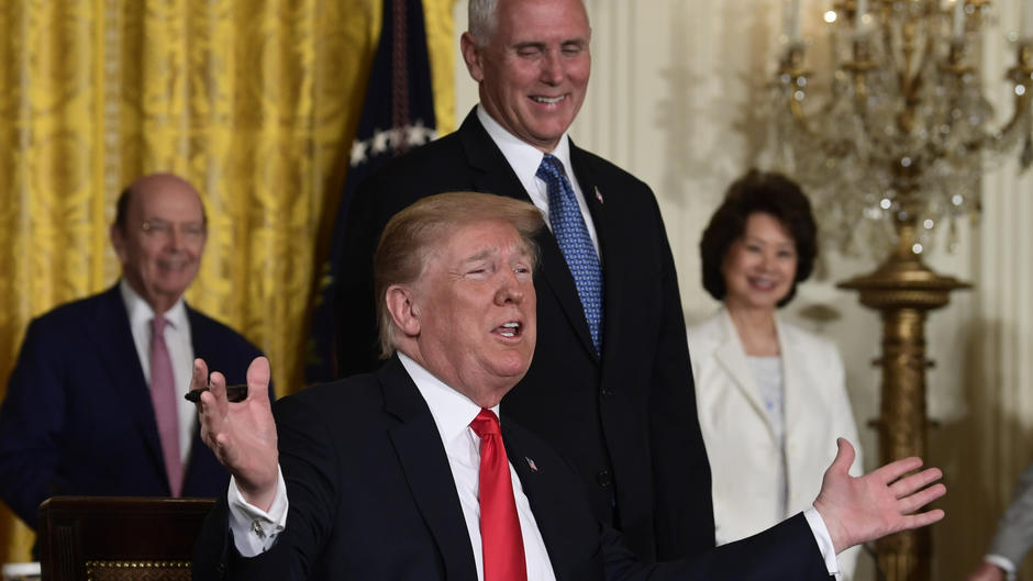 "Space Force" soll das All für USA bewachen "Space Force" soll das All für USA bewachen