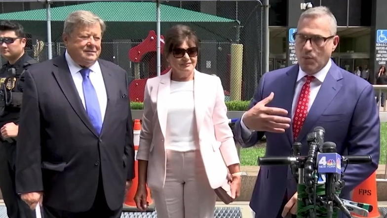 Melania Trumps Eltern sind jetzt Amis Melania Trumps Eltern sind jetzt Amis