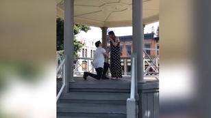 So romantisch war der Antrag im Pavillon von Stars Hollow So romantisch war der Antrag im Pavillon von Stars Hollow