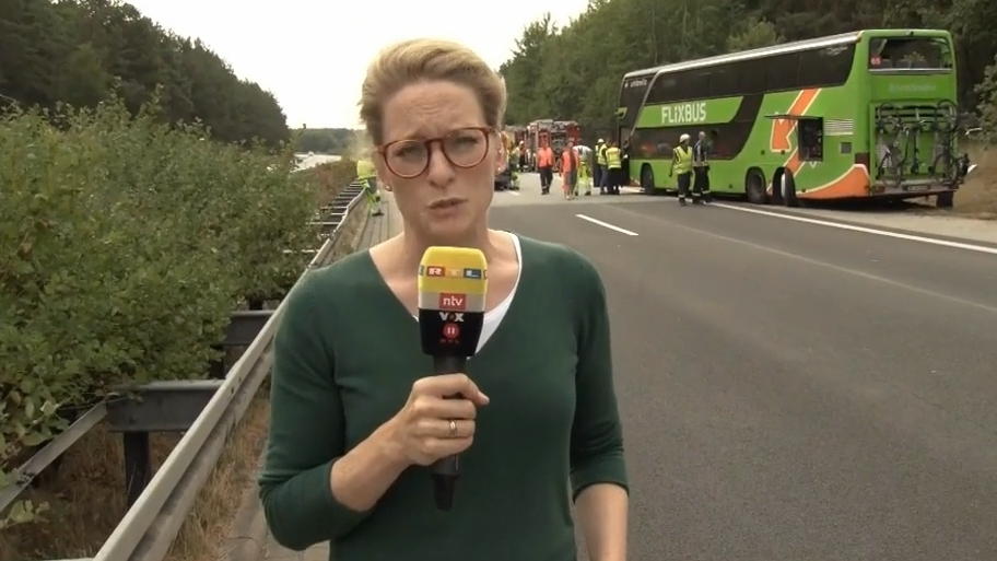 Busunfall: Vorbildliche Reaktion der Passagiere Busunfall: Vorbildliche Reaktion der Passagiere