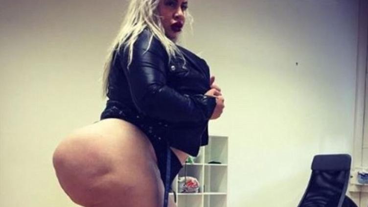 Natasha Crown will dicksten Po der Welt Natasha Crown will dicksten Po der Welt