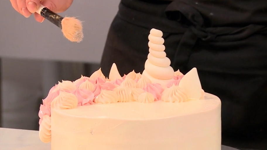 Zauberhaft! Einhorn-Torte selber backen Zauberhaft! Einhorn-Torte selber backen