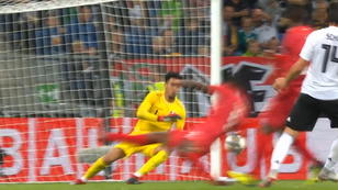 Matchwinner Schulz: Siegtreffer beim DFB-Debüt im Wohnzimmer Matchwinner Schulz: Siegtreffer beim DFB-Debüt im Wohnzimmer