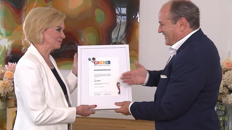Liz Mohn wird Ehrenmitglied Liz Mohn wird Ehrenmitglied