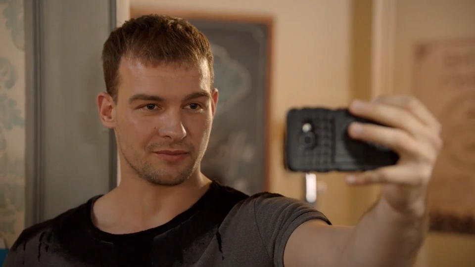 Chris startet einen Aufruf im Internet Chris startet einen Aufruf im Internet