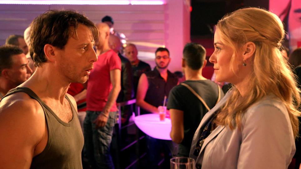 Rendevouz im Schwulenclub Rendevouz im Schwulenclub
