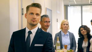 ER wird Katrins neuer Chef! ER wird Katrins neuer Chef!