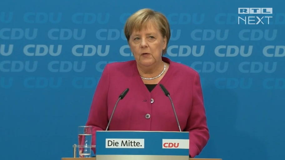 Angela Merkel räumt Fehler ein. "Das bedauere ich sehr" Angela Merkel räumt Fehler ein. "Das bedauere ich sehr"