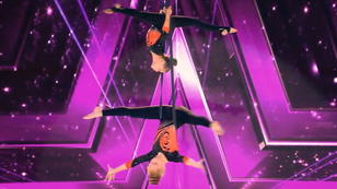 Die "Aerial Sisters" schweben "wie ein Vogel" Die "Aerial Sisters" schweben "wie ein Vogel"