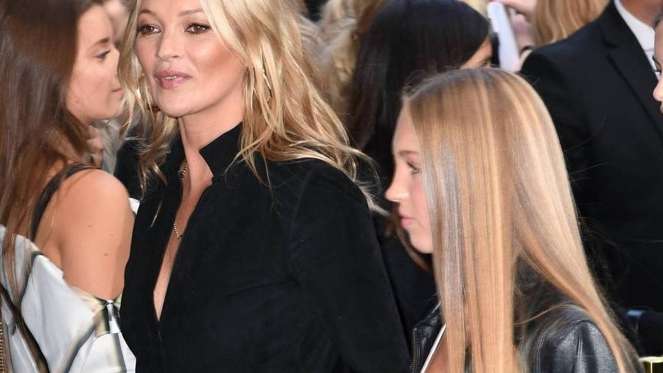 Lila Moss tritt in die Fußstapfen ihrer Supermodel-Mama Lila Moss tritt in die Fußstapfen ihrer Supermodel-Mama