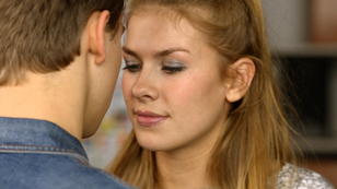 Was läuft da zwischen Emma und Tobi? Was läuft da zwischen Emma und Tobi?